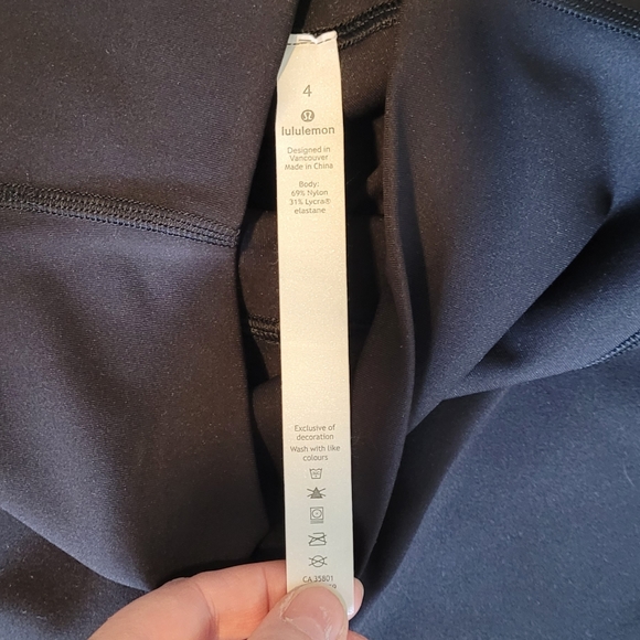 Lululemon wonder under cropped leggings - Picture 2 of 3